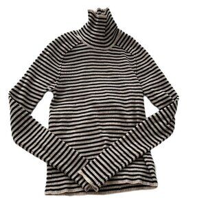 Universal Thread Women's Shrunken Rib Turtleneck Pullover Size Large NWT